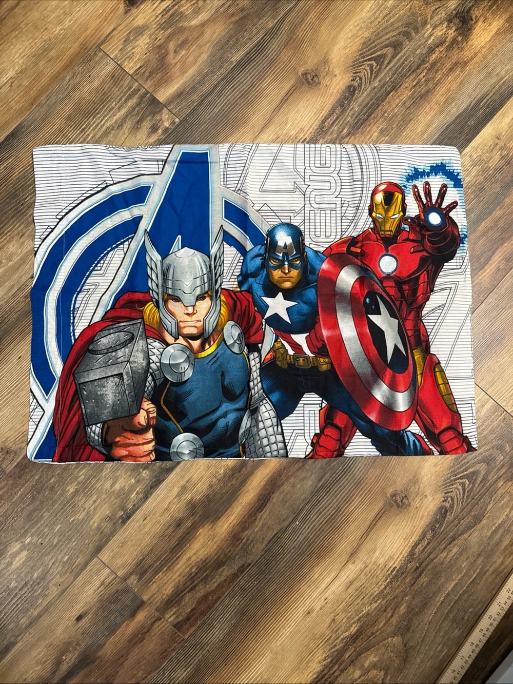 Marvel Avengers Pillowcase with Thor, Captain America & Iron Man - Blue/Red